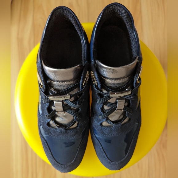 Gently used GEOX Navy Blue Sneakers size 5, EU 35 - Picture 8 of 11